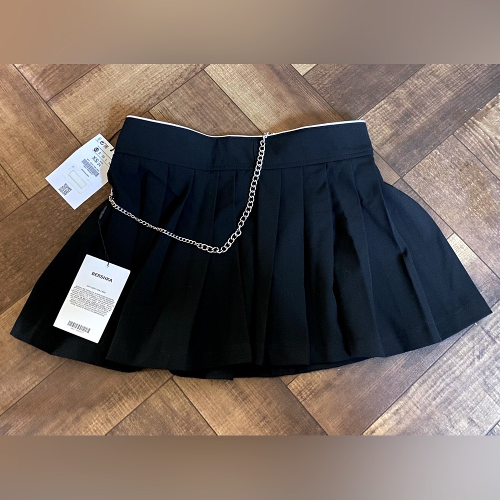 Black Bershka pleated tailored mini skirt✨